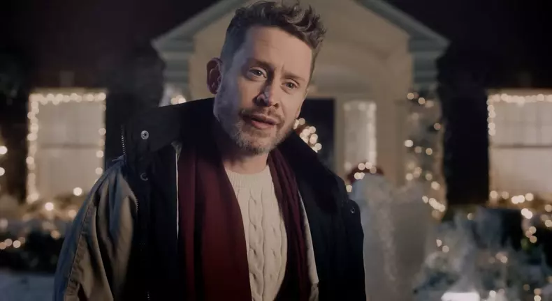 Les images de la publicité pour Home Instead intitulée "Home But Not Alone" à l'occasion des 35 ans du film "Home Alone" avec Macaulay Culkin