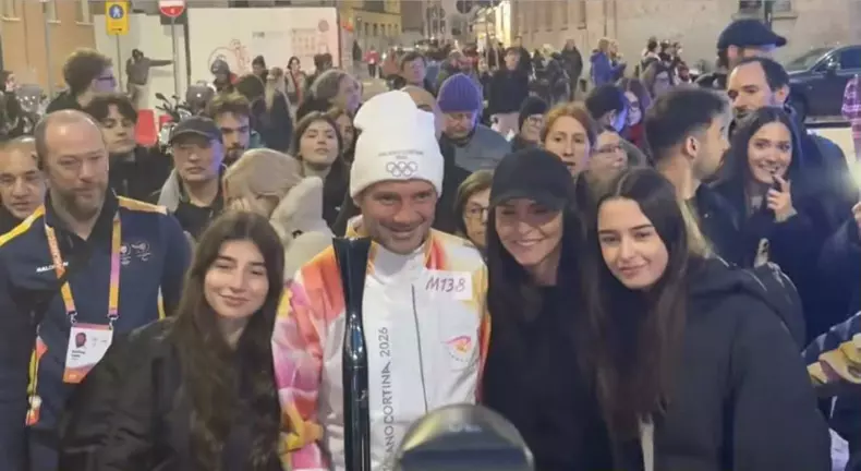 cristi chivu sotia adelina si fiicele lor (2)