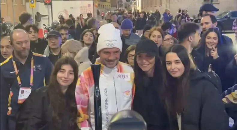 cristi chivu sotia adelina si fiicele lor (3)