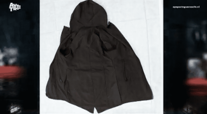 Îmbrăcămintea găsită în geantă-1