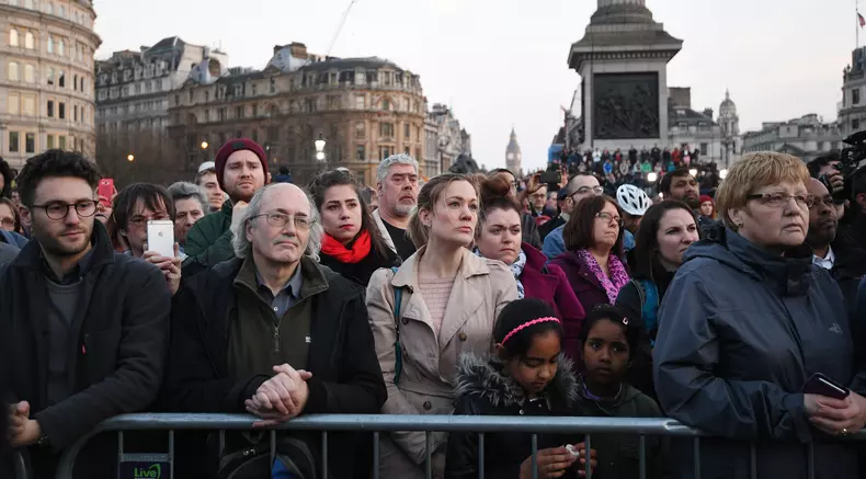 Sute de britanici s-au adunat în Piața Trafalgar