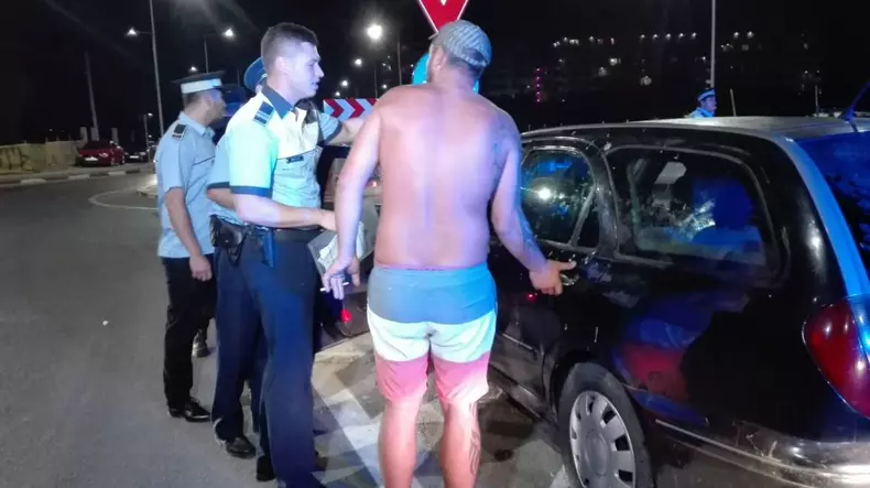 muzicanti loviți pe trecerea de pietoni în Mamaia (3)