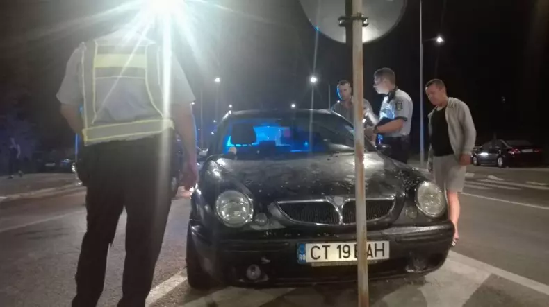 muzicanti loviți pe trecerea de pietoni în Mamaia (4)