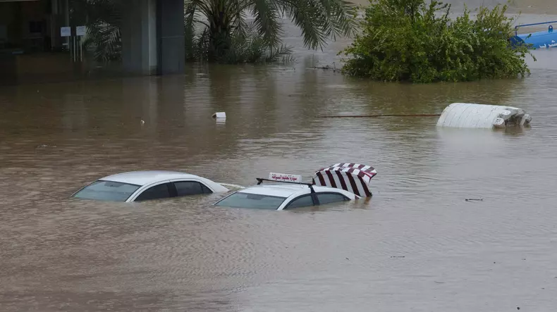 Tropical Storm Shaheen hits the capital Muscat of Oman
