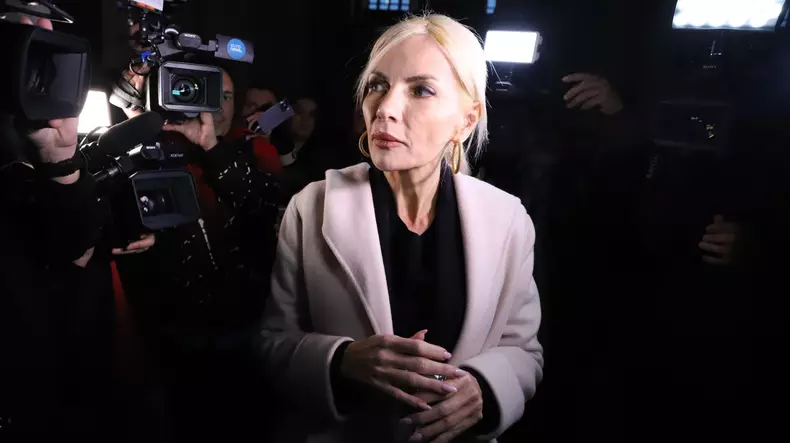 Laura Vicol la Curtea de Apel București, înainte să fie arestată preventiv