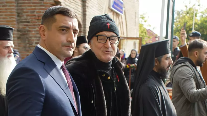 Gigi Becali, inițial susținător al lui George Simion, a demisionat din AUR în martie, după ce Simion a susținut-o pe Anamaria Gavrilă