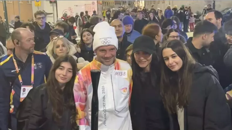 cristi chivu sotia adelina si fiicele lor (1)