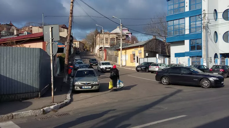 tipa care a abandonat cand a vazut camere in spate cantina (11)