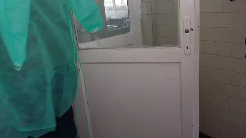 inca fara broaste la usi spital tecuci (71)