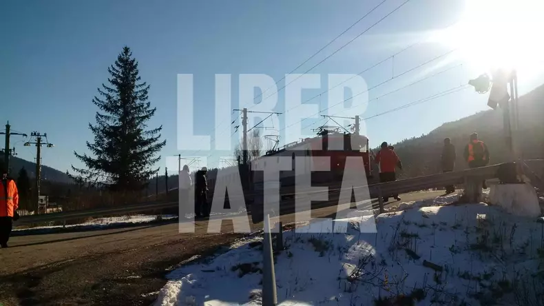 masina lovita de tren (5)