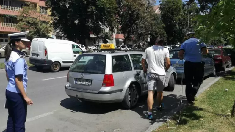 Copil rănit într-un accident de mașina școlii de șoferi (3)