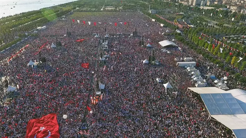 Proteste la Istanbul anti-Erdogan