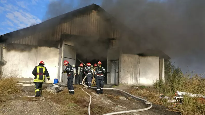 incendiu depozit tulcea 2
