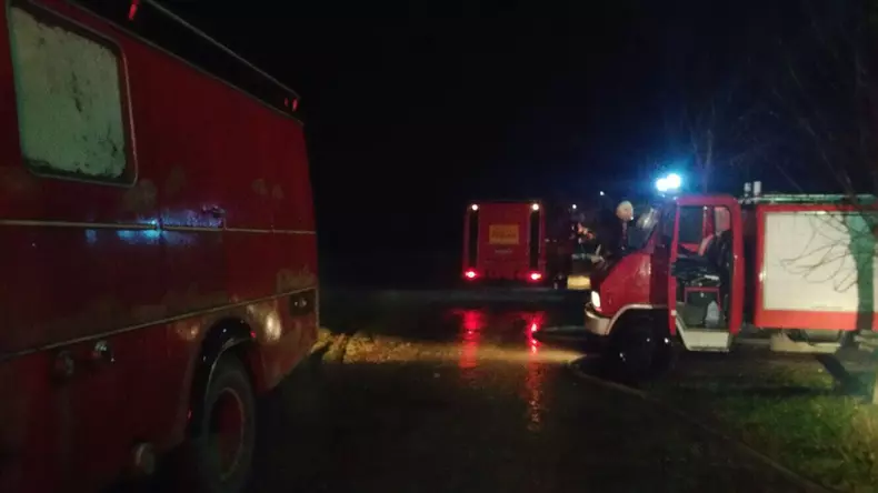 Familie cu doi copii din Caraș-Severin, rămasă fără casă (3)