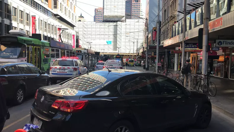 O mașină a intrat în pietoni, în orașul australian Melbourne