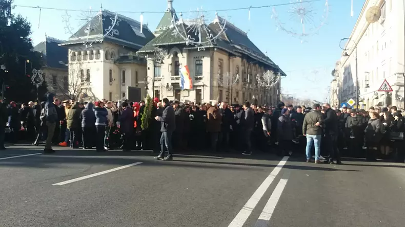 WhatsApp Image 2017-12-10 at 10.57.34