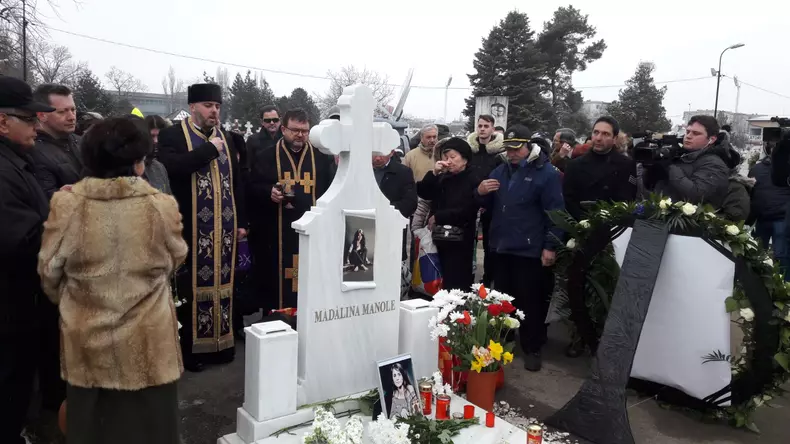 slujbă de pomenire Madalina Manole, la opt ani de la decesul ei