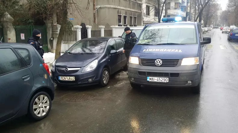 Mama copiilor răpiți de tatăl grec le-a spus autorităților că traiul cu acesta devenise imposibil