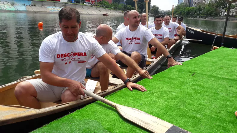 Concurs de vâslit în canotcă, pe malul Dâmboviței (8)