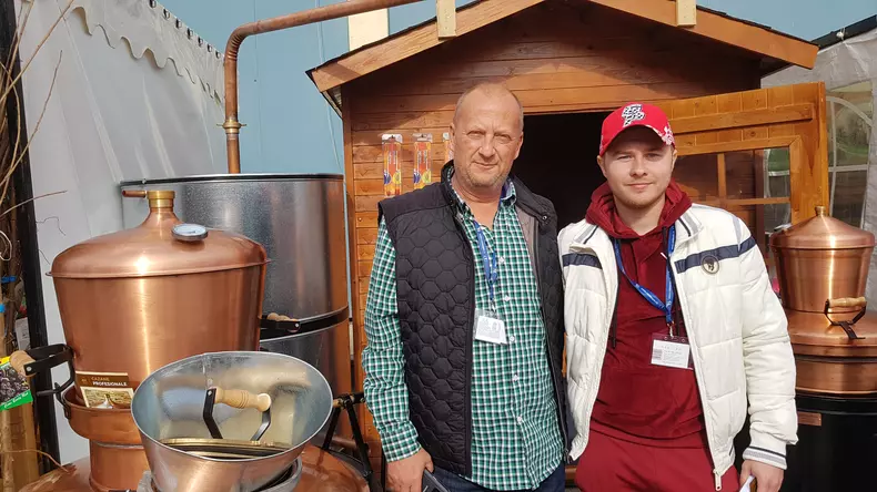 Cazane de țuică cu răcitor și motor electric