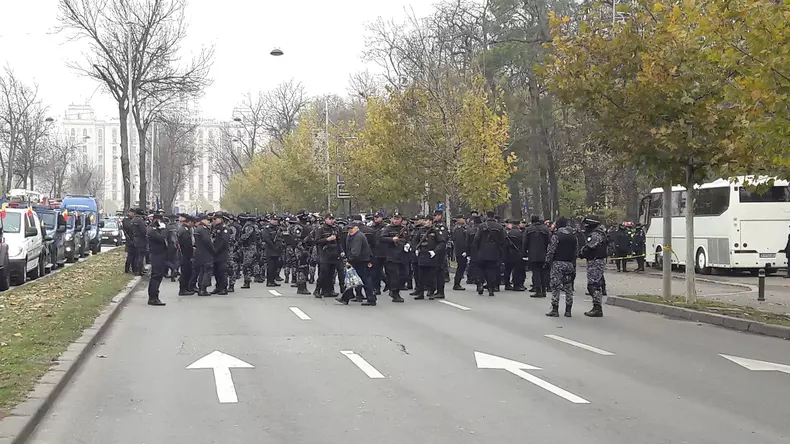 Imagini de la repetițiile pentru parada de Ziua Națională