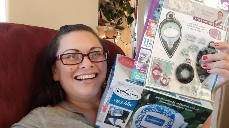 Dumpster-Diving Mum ***EXCLUSIVE***