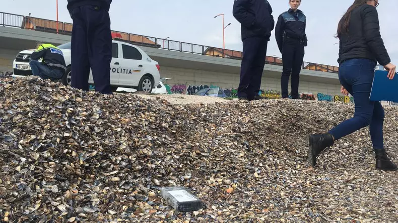 pachet cu droguri