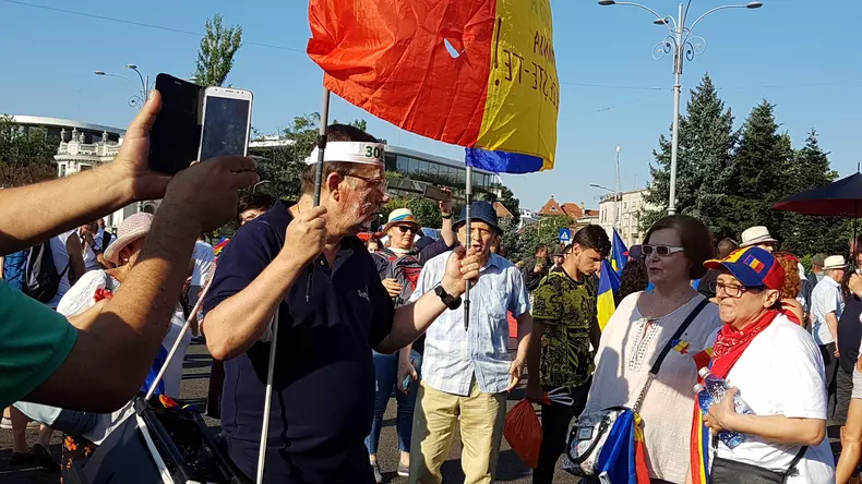 protest 10 august 20