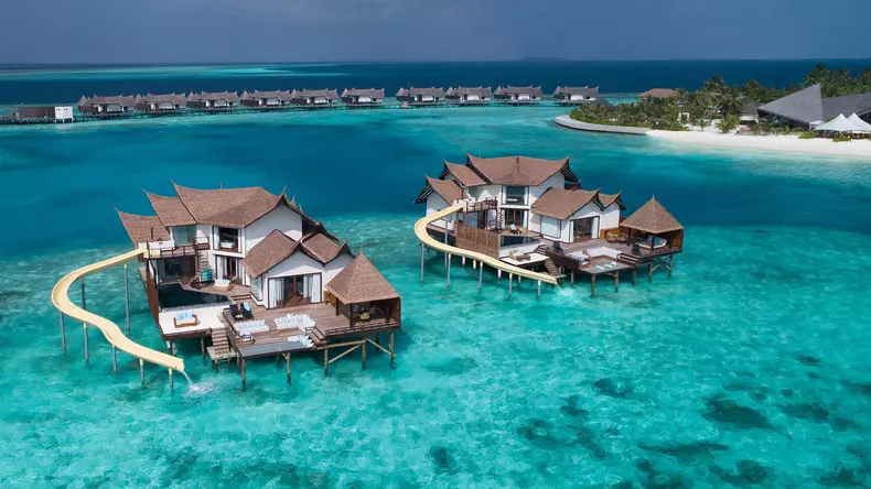Hero-image-Jumeirah-Vittaveli-Private-Ocean-Retreats-Aerial-View