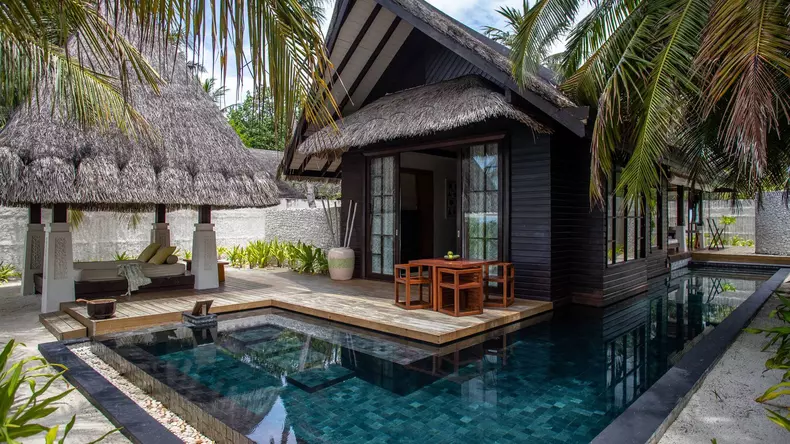 Hero-image-Jumeirah-Vittaveli-Sunrise-Beach-Villa-Exterior (1)