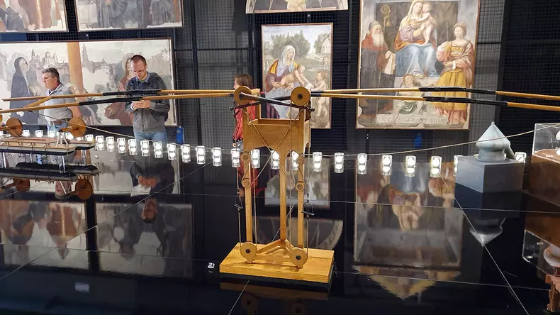 Aparat de zbor cu aripi mobile