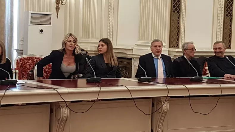 84687783_552240482168510_280262481673191424_n