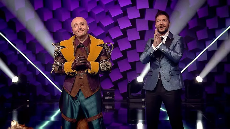 costi-ionita-a-parasit-aseara-show-ul-masked-singer-romania-artistul-s-a-ascuns-sub-masca-vulpoiului