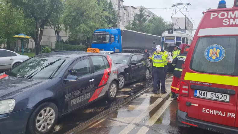 accident scoala camion FOTO razvan Toma4