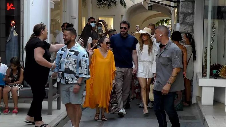 jennifer lopez si ben affleck in capri (1)