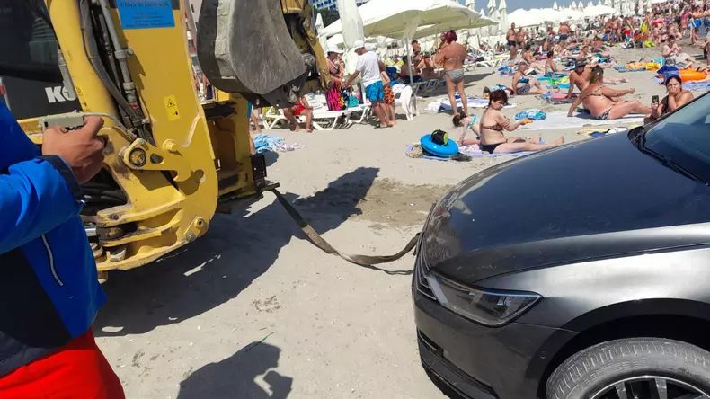 masina remorcata plaja