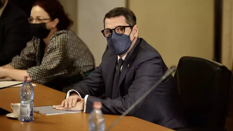 Eduard Hellvig la audieri, în Parlament. Foto: Dumitru Angelescu / Libertatea