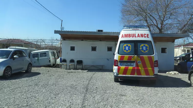 dispensarul-din-sat-are-si-o-ambulanta
