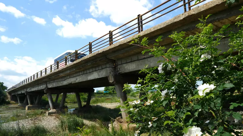 sequence-01-still007