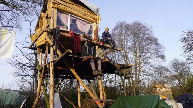 photo2021-12-0717-08-33-1024x576-1