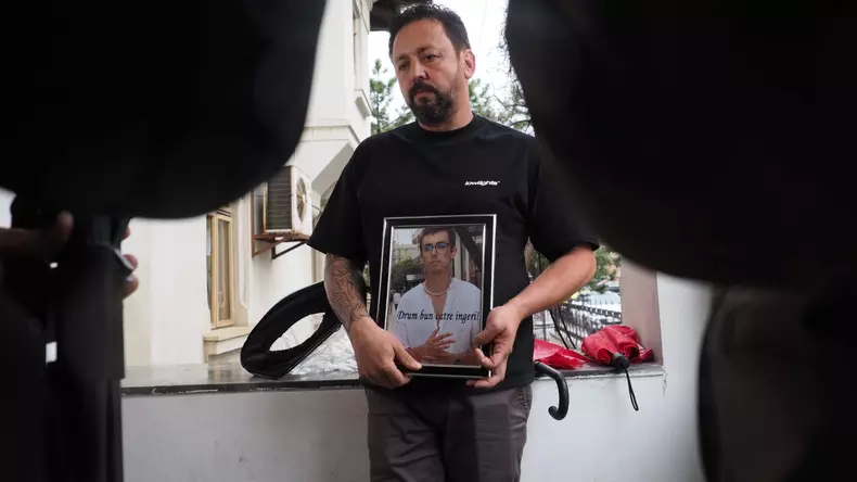 tatal-lui-sebastian-olariu-photo-2024-04-18-09-40-37