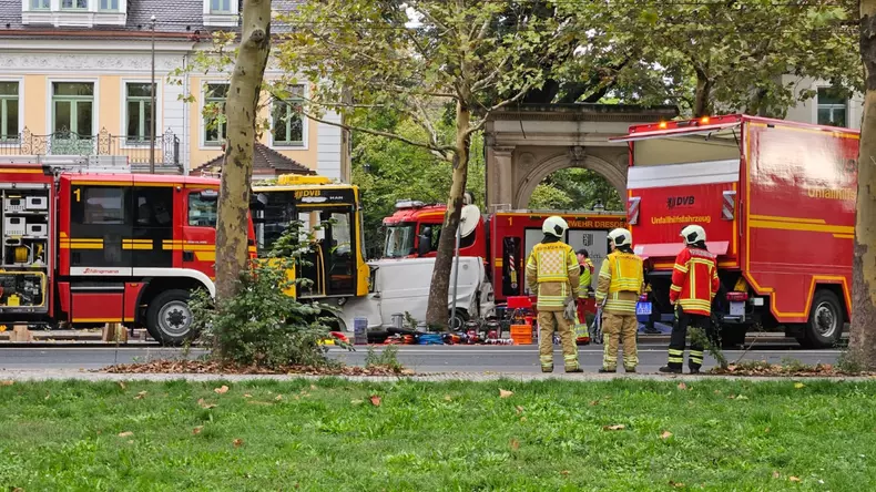 accident-autobuz-in-dresda