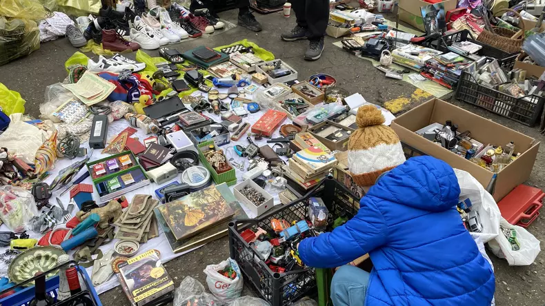 Reportaj în târg. La cel de vechituri de la Valea Cascadelor, din sectorul 6, București. FOTO: Libertatea