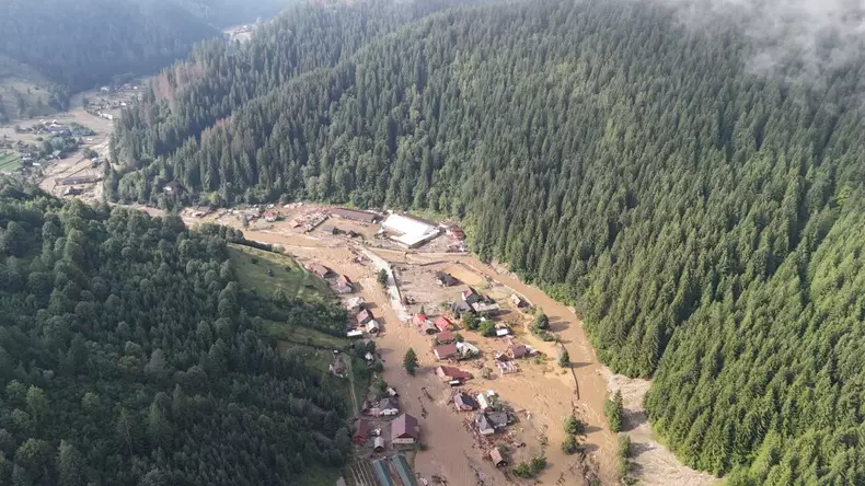 Inundatiile din Suceava, vazute din drona (2)