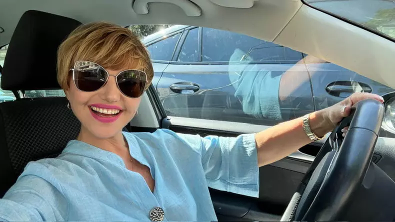 Marina Almășan s-a tuns scurt (5)