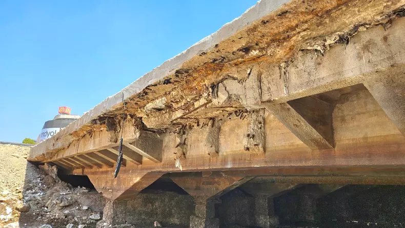 Lucrări de consolidare a planșeului din Piața Unirii