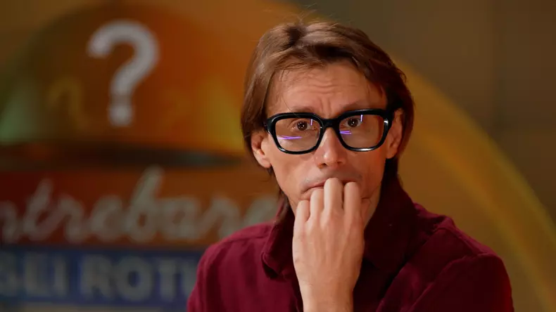 marius manole intrebarea mesei rotunde acasa tv (3)