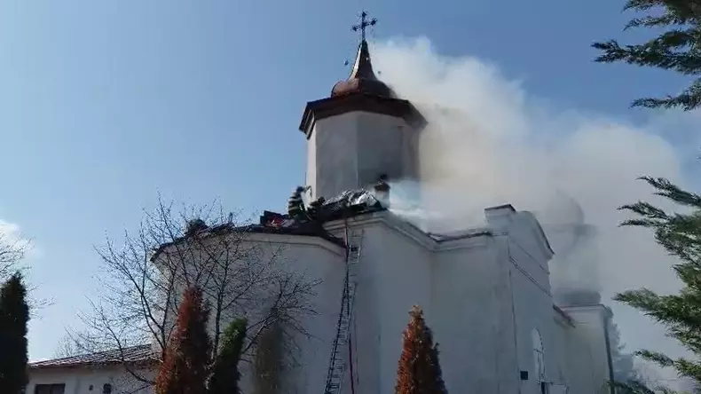 incendiu biserica din Prahova
