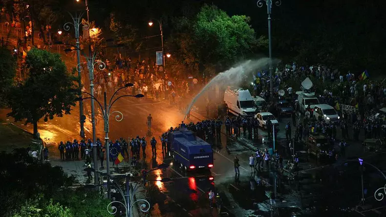 5 luni până la prescrierea faptelor în „Dosarul 10 August”. Foștii șefi ai Jandarmeriei, audiați după 8 ani de la violențele din Piața Victoriei- (1)