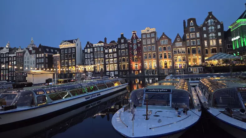 amsterdam-canal